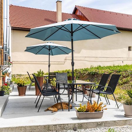 Sunny Apartment With Free Parking Zvolen Luaran gambar