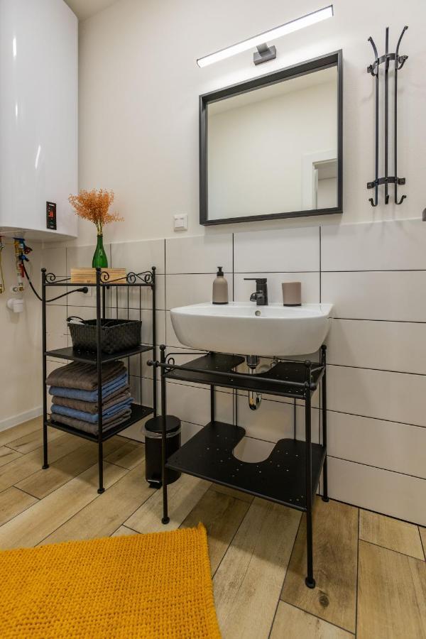 Sunny Apartment With Free Parking Zvolen Luaran gambar