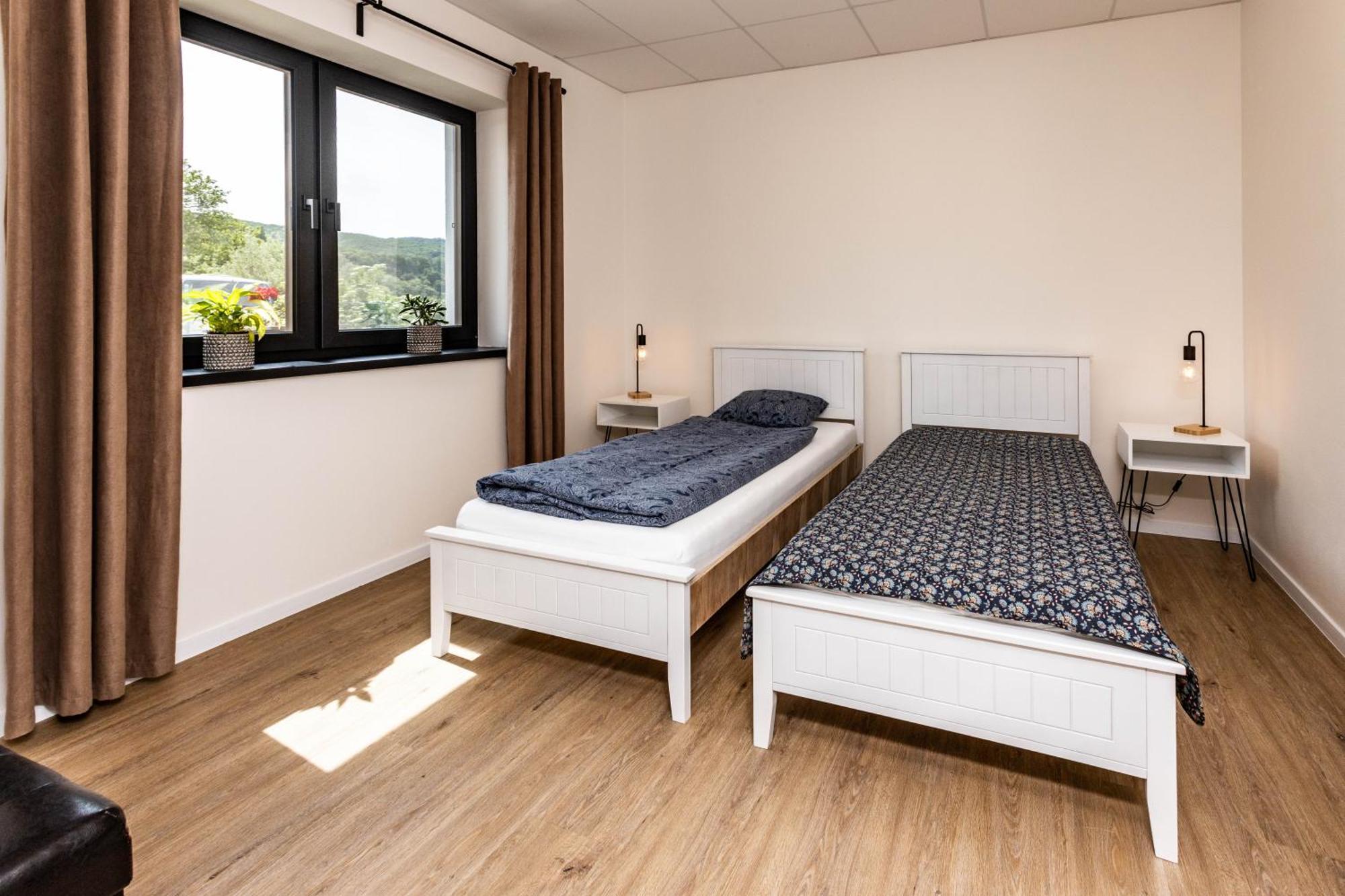 Sunny Apartment With Free Parking Zvolen Luaran gambar