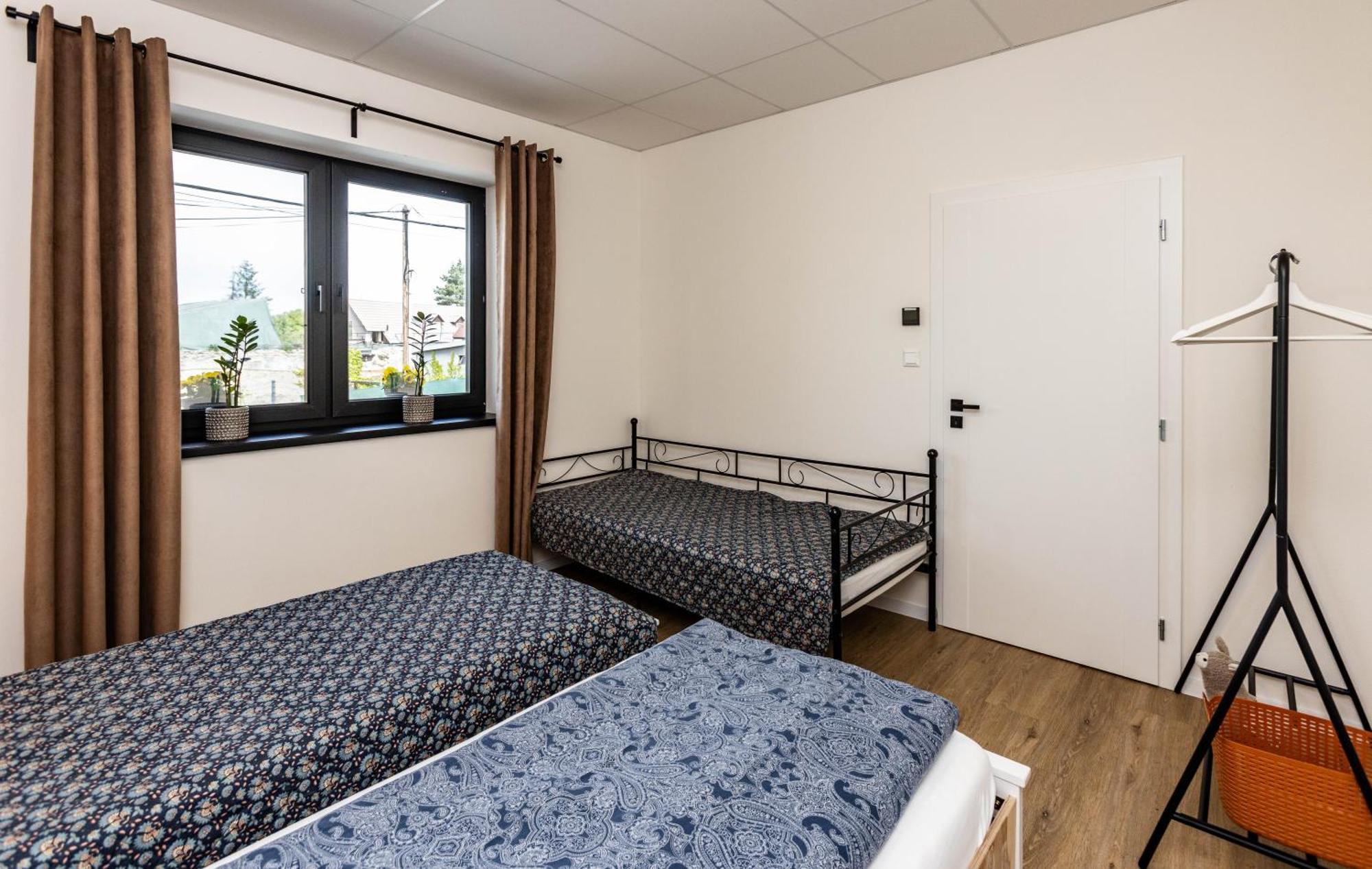 Sunny Apartment With Free Parking Zvolen Luaran gambar