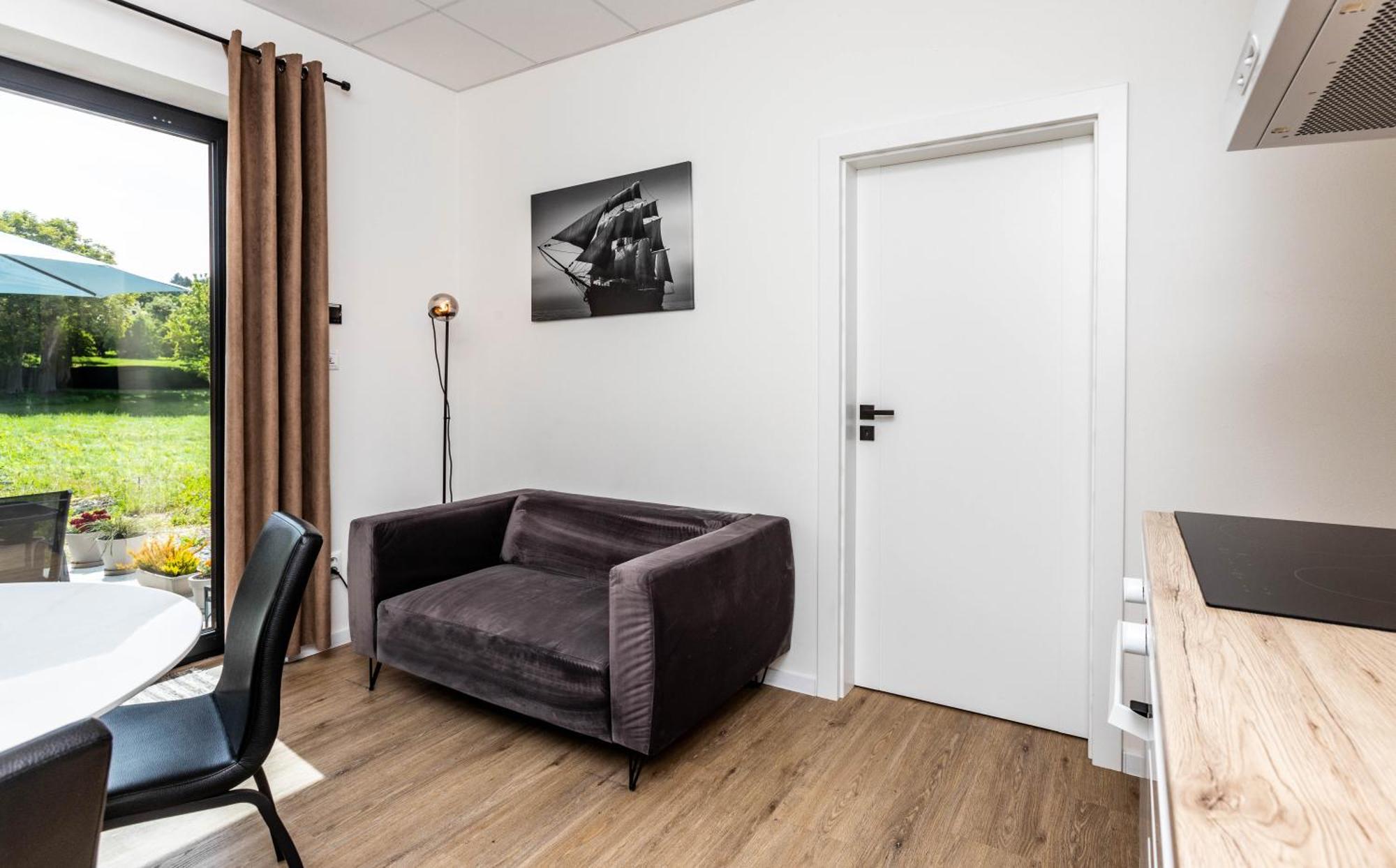 Sunny Apartment With Free Parking Zvolen Luaran gambar